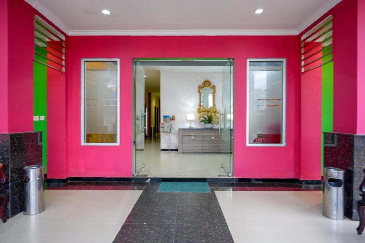Reddoorz Near Citraland Waterpark Kendari Hotel Lepoleop Exterior photo