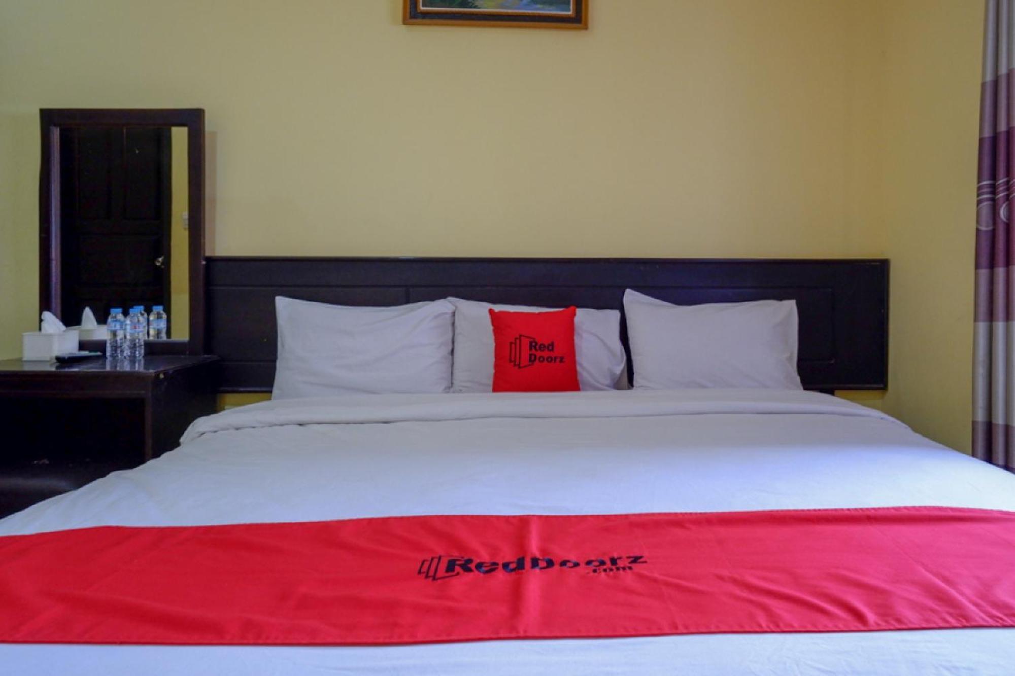 Reddoorz Near Citraland Waterpark Kendari Hotel Lepoleop Exterior photo
