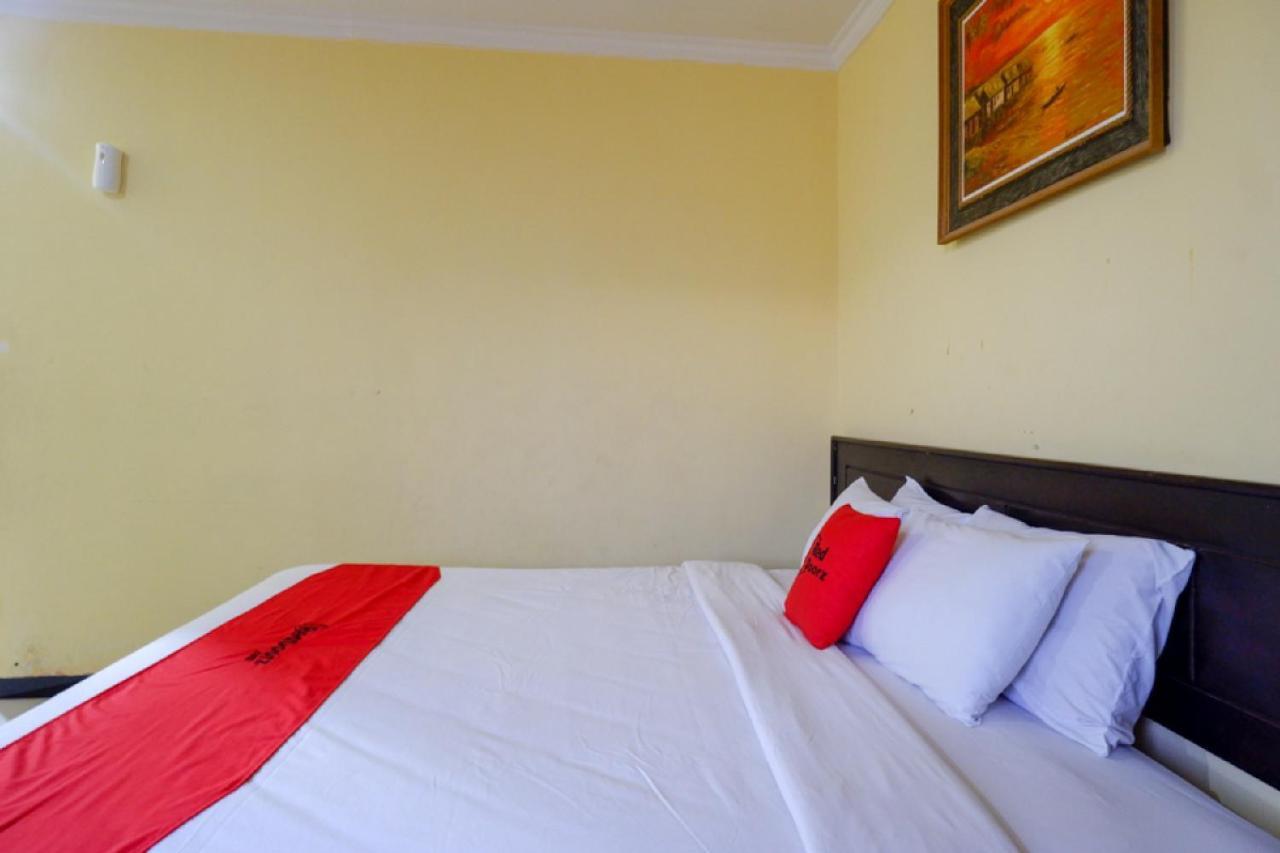 Reddoorz Near Citraland Waterpark Kendari Hotel Lepoleop Exterior photo
