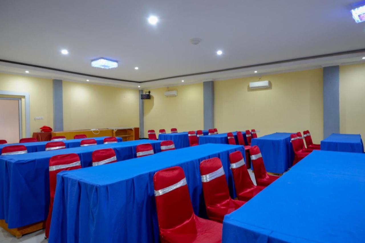 Reddoorz Near Citraland Waterpark Kendari Hotel Lepoleop Exterior photo