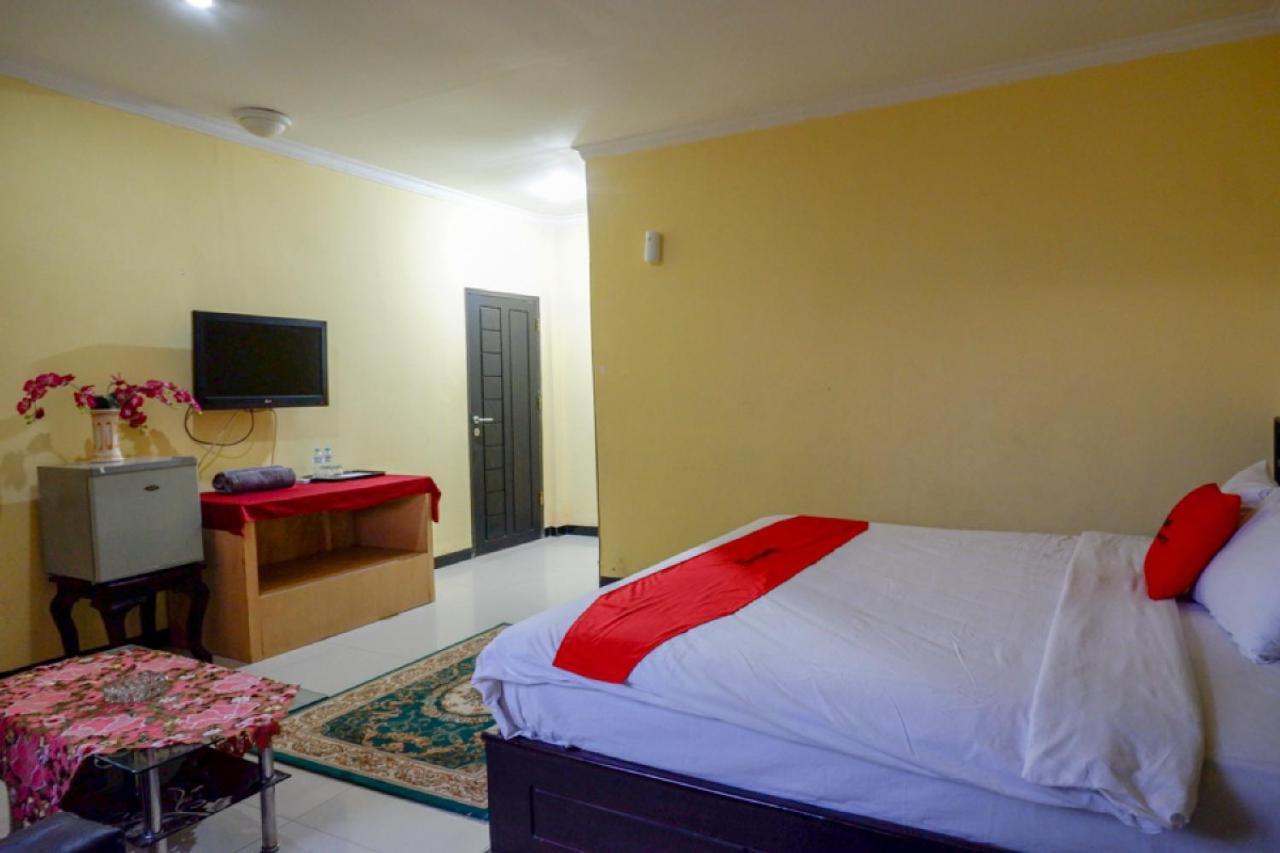 Reddoorz Near Citraland Waterpark Kendari Hotel Lepoleop Exterior photo