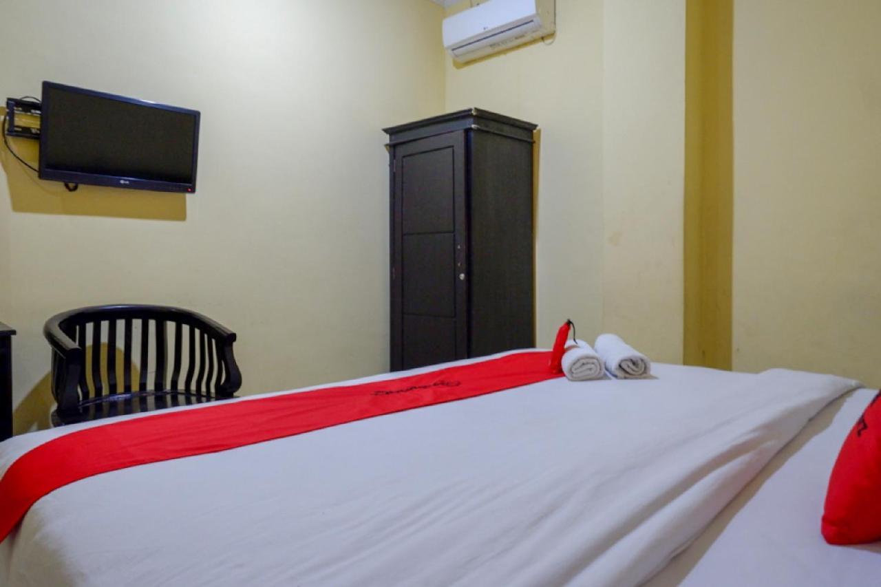 Reddoorz Near Citraland Waterpark Kendari Hotel Lepoleop Exterior photo