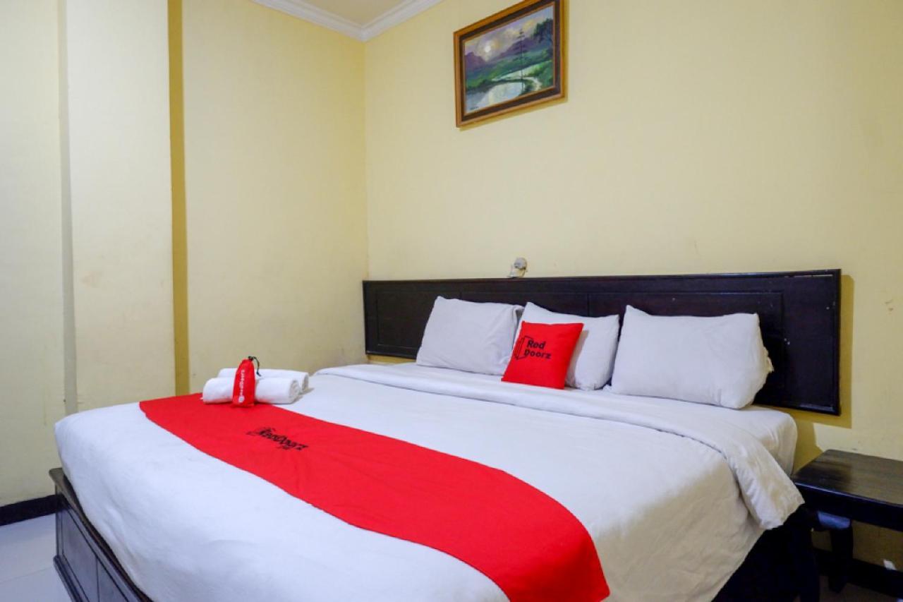 Reddoorz Near Citraland Waterpark Kendari Hotel Lepoleop Exterior photo