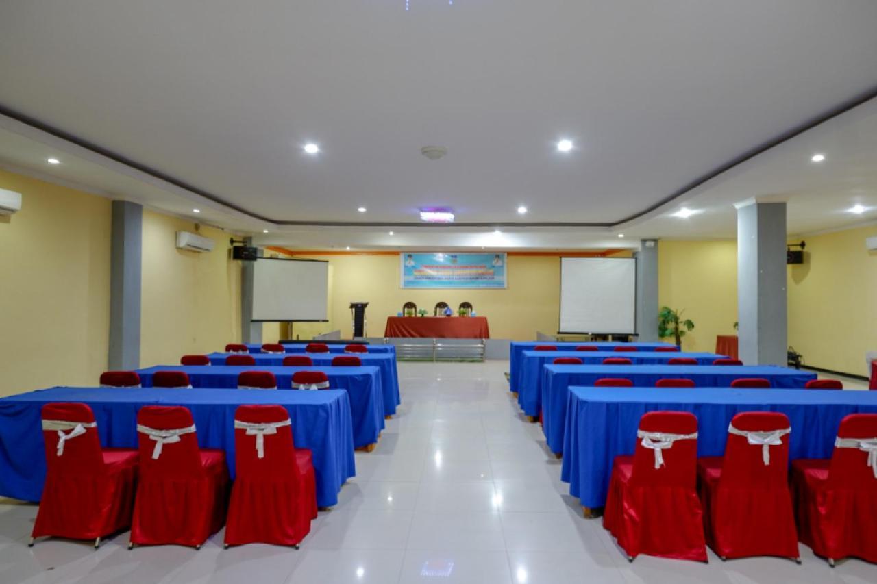 Reddoorz Near Citraland Waterpark Kendari Hotel Lepoleop Exterior photo