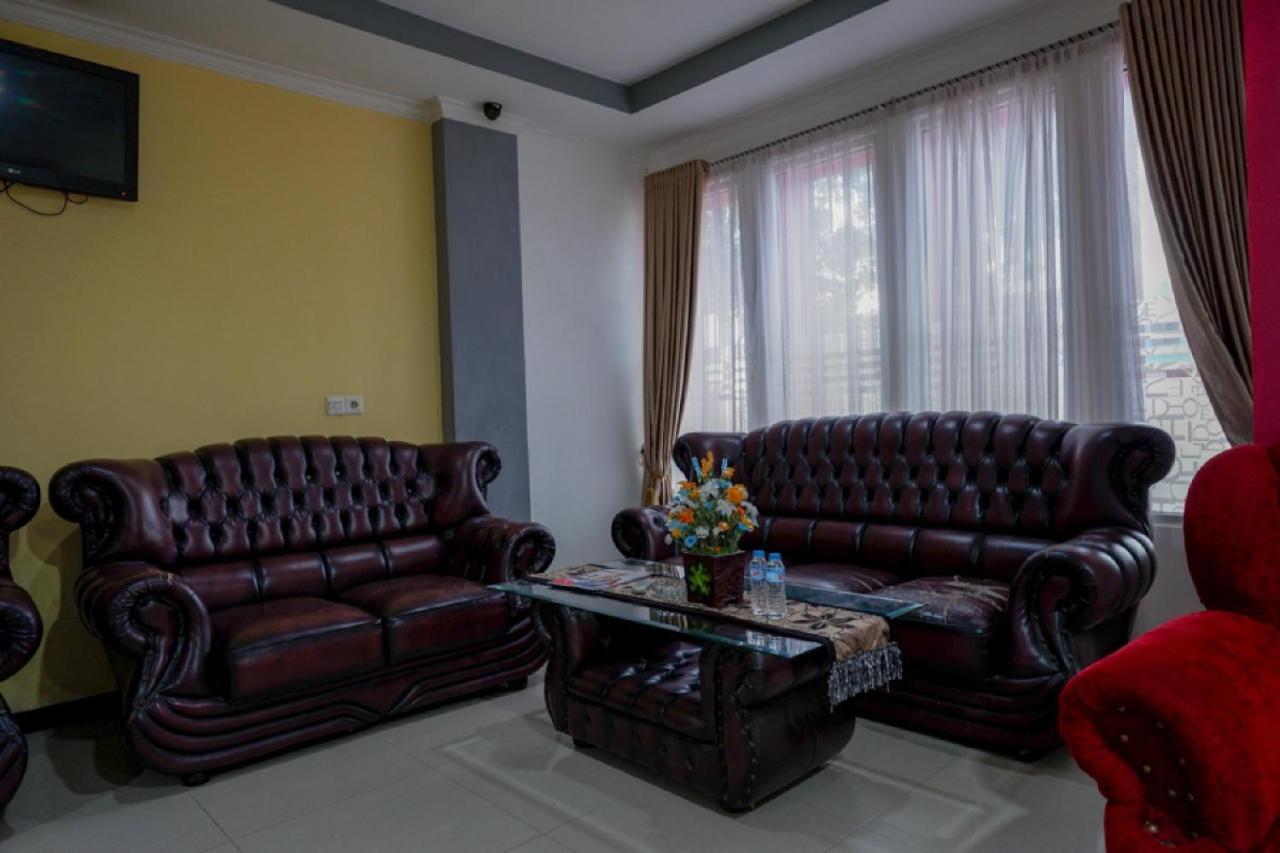Reddoorz Near Citraland Waterpark Kendari Hotel Lepoleop Exterior photo