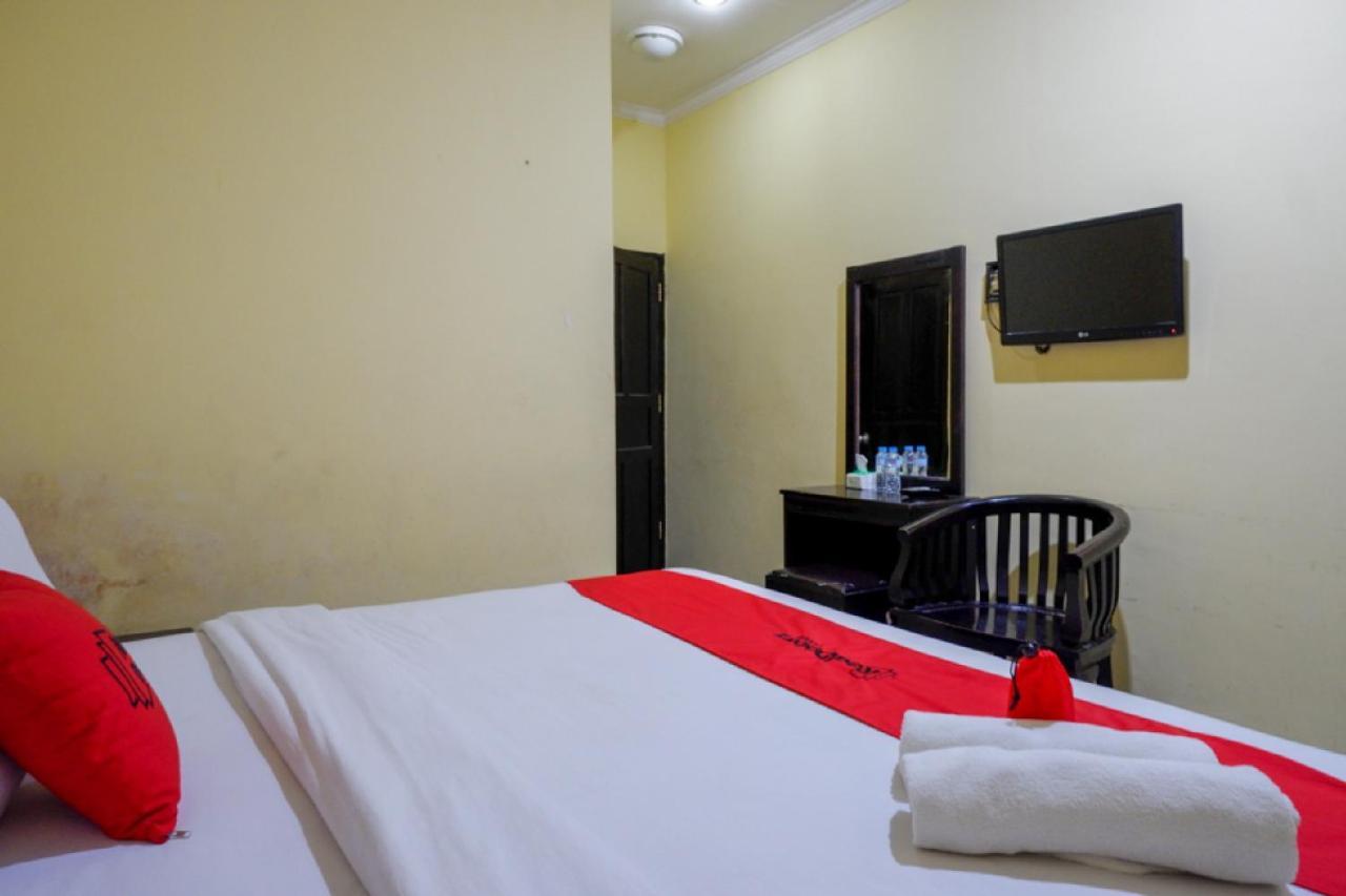 Reddoorz Near Citraland Waterpark Kendari Hotel Lepoleop Exterior photo